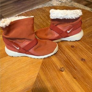 Nike Rust and off White Fur-Lined Boots